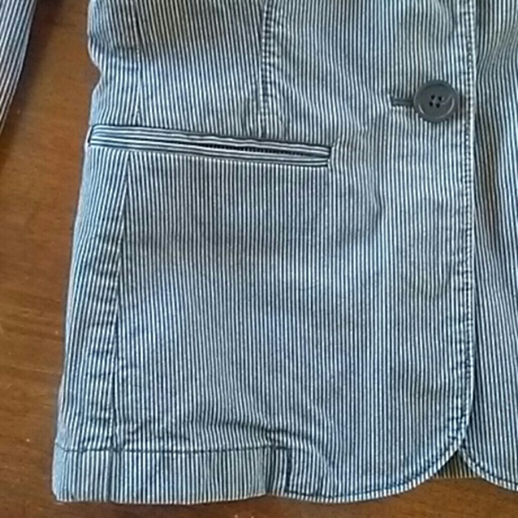 Black pinstripe Gap blazer - Picture 5 of 6